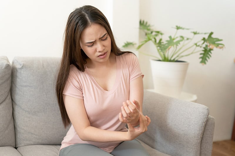 ¿Cómo saber si tengo artritis? Síntomas, causas y tratamiento.